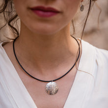 Load image into Gallery viewer, Colgante Bañuelo