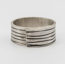 Cargar imagen en el visor de la galería, Anillo Lineas
