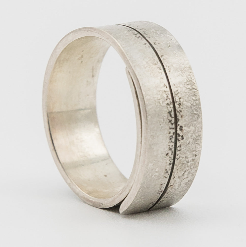 Linea Ring