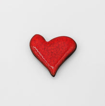 Load image into Gallery viewer, Corazón brooch
